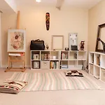 Massive Bohemian Oasis In Philly 5 Bdrm Sleeps 12
