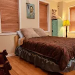 Massive Bohemian Oasis In Philly 5 Bdrm Sleeps 12