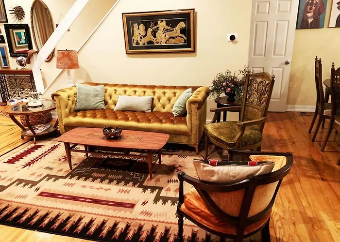 Massive Bohemian Oasis In Philly 5 Bdrm Sleeps 12