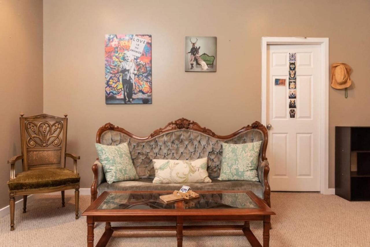 Massive Bohemian Oasis In Philly 5 Bdrm Sleeps 12 Holiday home Philadelphia