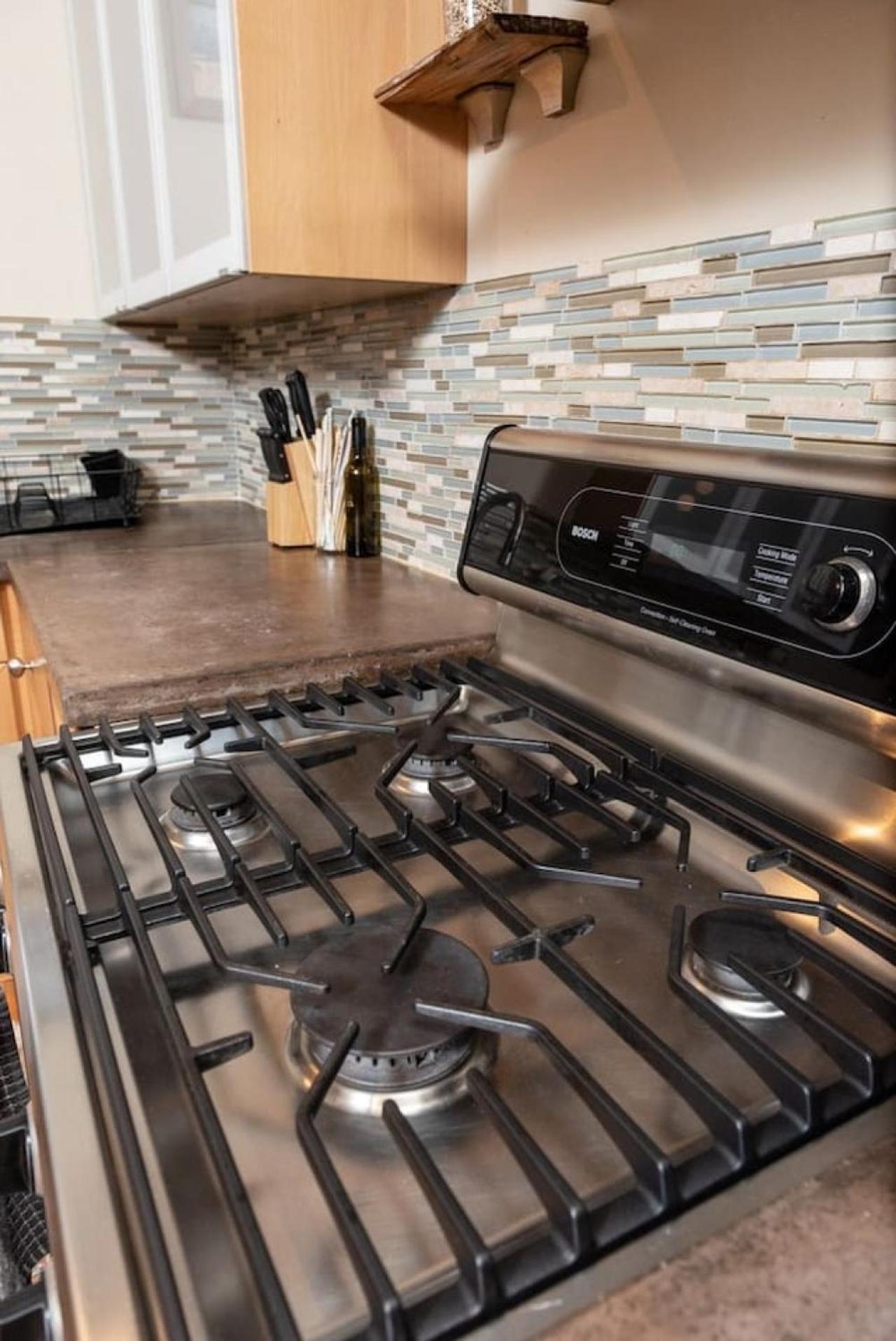 Massive Bohemian Oasis In Philly 5 Bdrm Sleeps 12
