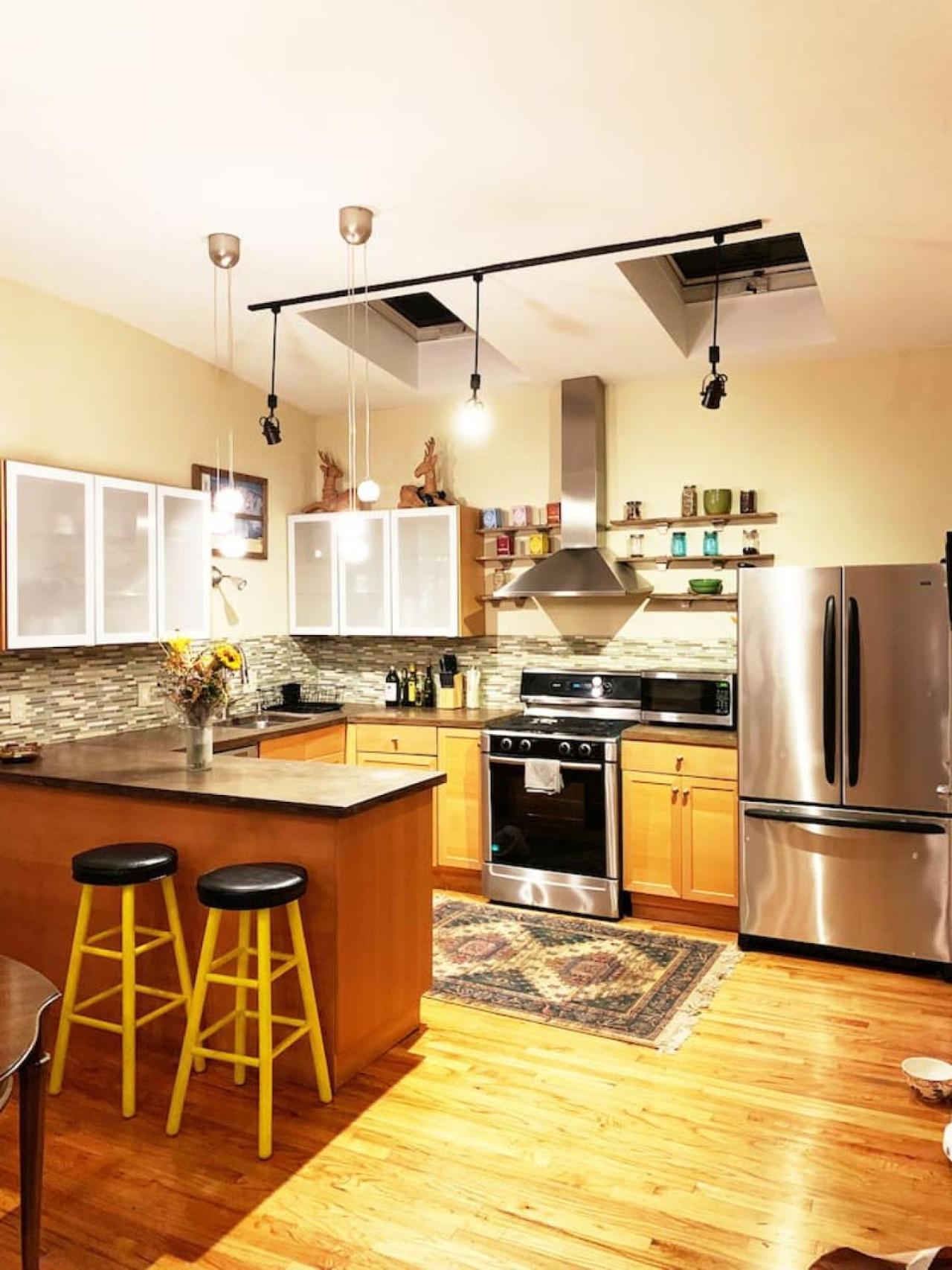 Holiday home Massive Bohemian Oasis In Philly 5 Bdrm Sleeps 12